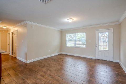 House in Leesburg, Florida 4 bedrooms, 120.4 sq.m. № 1762063 - photo 5