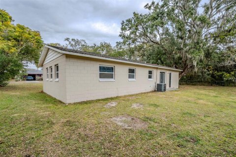 House in Leesburg, Florida 4 bedrooms, 120.4 sq.m. № 1762063 - photo 23