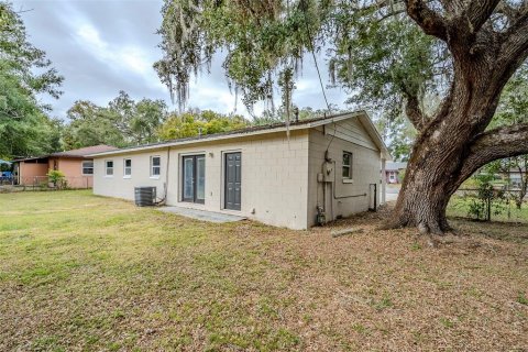 House in Leesburg, Florida 4 bedrooms, 120.4 sq.m. № 1762063 - photo 22
