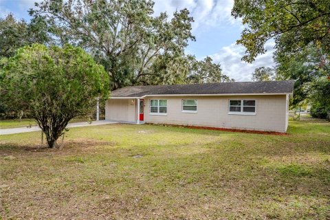 House in Leesburg, Florida 4 bedrooms, 120.4 sq.m. № 1762063 - photo 2