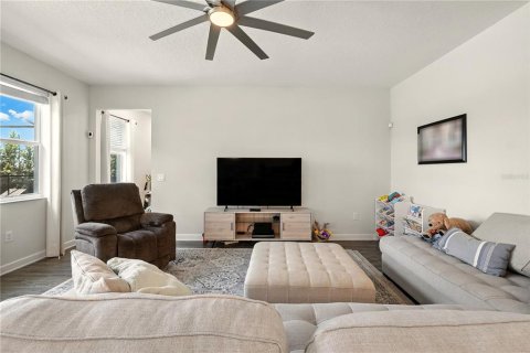 Casa en venta en Orlando, Florida, 5 dormitorios, 312.06 m2 № 1903609 - foto 14