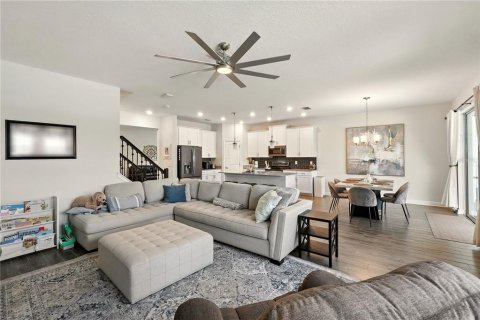 Casa en venta en Orlando, Florida, 5 dormitorios, 312.06 m2 № 1903609 - foto 16