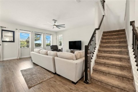 Casa en venta en Orlando, Florida, 5 dormitorios, 312.06 m2 № 1903609 - foto 12