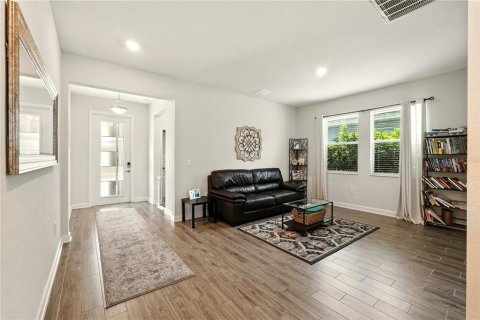 Casa en venta en Orlando, Florida, 5 dormitorios, 312.06 m2 № 1903609 - foto 10