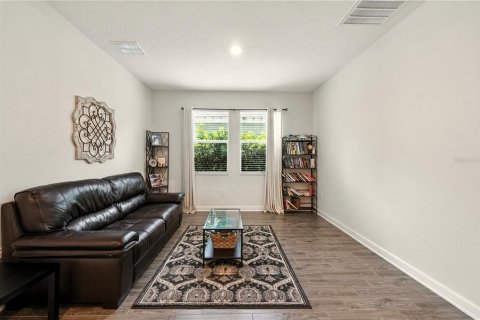 Casa en venta en Orlando, Florida, 5 dormitorios, 312.06 m2 № 1903609 - foto 9