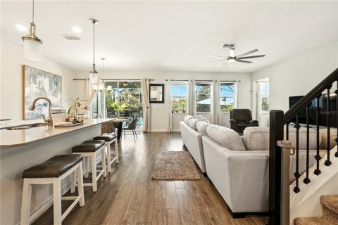 Casa en venta en Orlando, Florida, 5 dormitorios, 312.06 m2 № 1903609 - foto 11