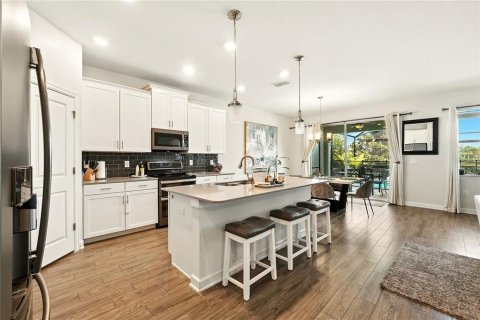 Casa en venta en Orlando, Florida, 5 dormitorios, 312.06 m2 № 1903609 - foto 19