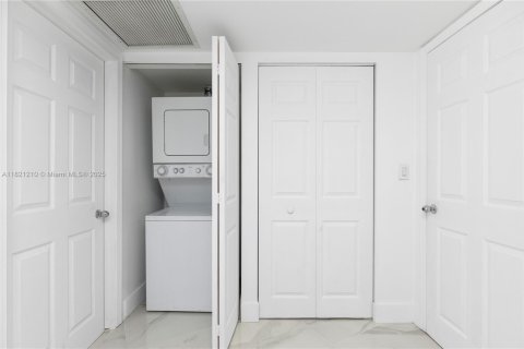 Copropriété à vendre à Aventura, Floride: 2 chambres, 109.72 m2 № 1783806 - photo 29