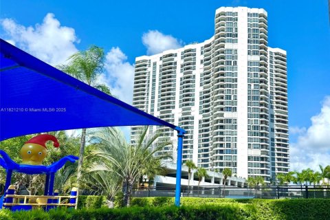 Copropriété à vendre à Aventura, Floride: 2 chambres, 109.72 m2 № 1783806 - photo 14
