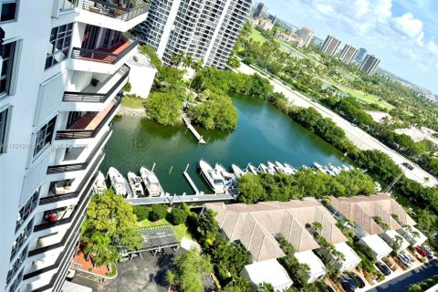 Copropriété à vendre à Aventura, Floride: 2 chambres, 109.72 m2 № 1783806 - photo 4