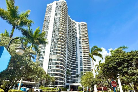 Copropriété à vendre à Aventura, Floride: 2 chambres, 109.72 m2 № 1783806 - photo 11