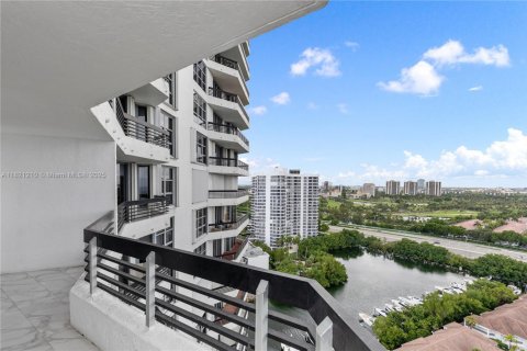 Copropriété à vendre à Aventura, Floride: 2 chambres, 109.72 m2 № 1783806 - photo 25