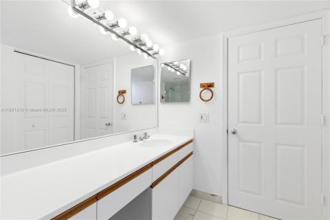 Copropriété à vendre à Aventura, Floride: 2 chambres, 109.72 m2 № 1783806 - photo 28