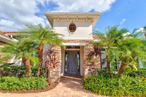 House in Bradenton, Florida 4 bedrooms, 420.66 sq.m. № 1734887 - photo 7
