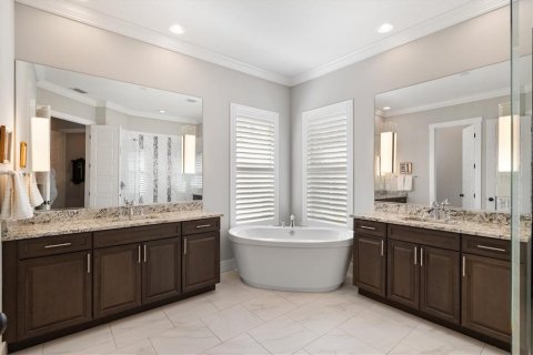 House in Bradenton, Florida 4 bedrooms, 420.66 sq.m. № 1734887 - photo 21