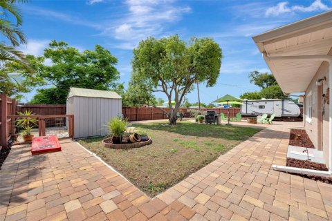 House in Bradenton, Florida 2 bedrooms, 124.58 sq.m. № 2101131 - photo 29