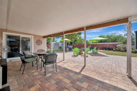 House in Bradenton, Florida 2 bedrooms, 124.58 sq.m. № 2101131 - photo 20