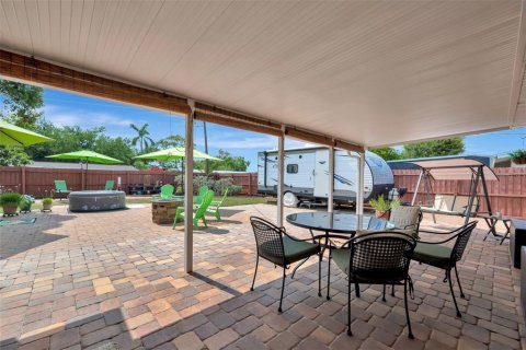 House in Bradenton, Florida 2 bedrooms, 124.58 sq.m. № 2101131 - photo 18