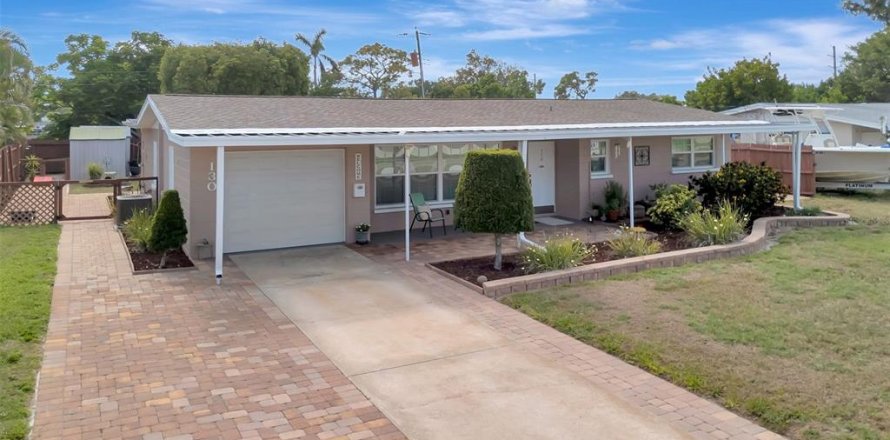 House in Bradenton, Florida 2 bedrooms, 124.58 sq.m. № 2101131
