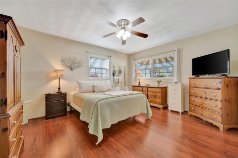 House in Bradenton, Florida 2 bedrooms, 124.58 sq.m. № 2101131 - photo 11