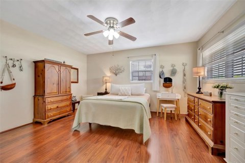 House in Bradenton, Florida 2 bedrooms, 124.58 sq.m. № 2101131 - photo 15