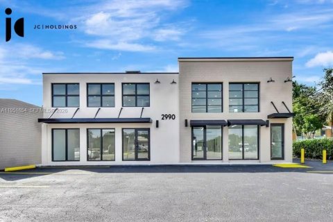 Commercial property in Dania Beach, Florida № 2009645