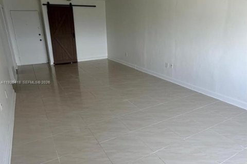 Copropriété à louer à Miami, Floride: 2 chambres, 122.63 m2 № 1995730 - photo 15