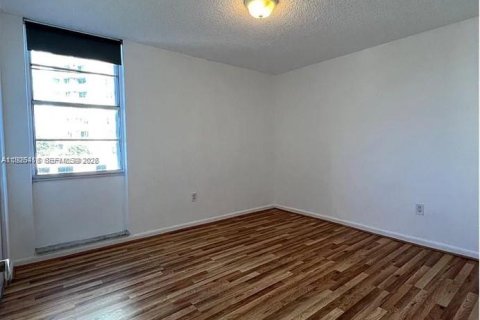 Copropriété à louer à Miami, Floride: 2 chambres, 122.63 m2 № 1995730 - photo 5