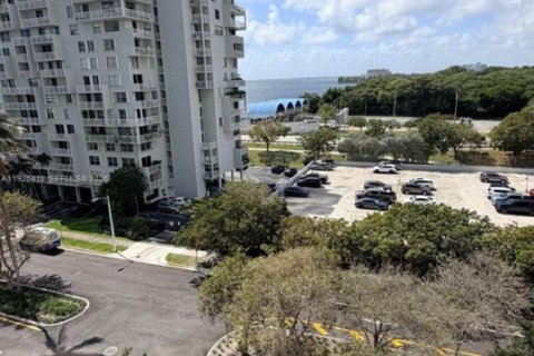 Copropriété à louer à Miami, Floride: 2 chambres, 122.63 m2 № 1995730 - photo 25