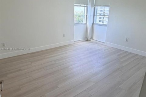 Copropriété à louer à Miami, Floride: 2 chambres, 122.63 m2 № 1995730 - photo 19