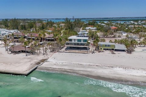 House in Longboat Key, Florida 5 bedrooms, 457.54 sq.m. № 1723344 - photo 9