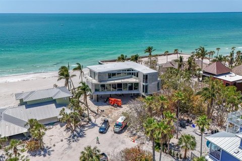 House in Longboat Key, Florida 5 bedrooms, 457.54 sq.m. № 1723344 - photo 15