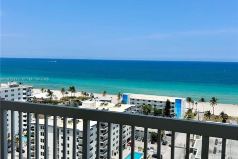 Condo in Hollywood, Florida, 2 bedrooms  № 2044738 - photo 9