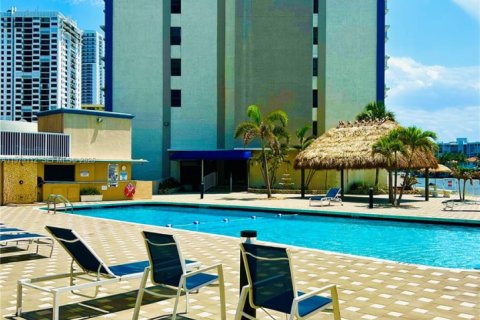 Condo in Hollywood, Florida, 2 bedrooms  № 2044738 - photo 7