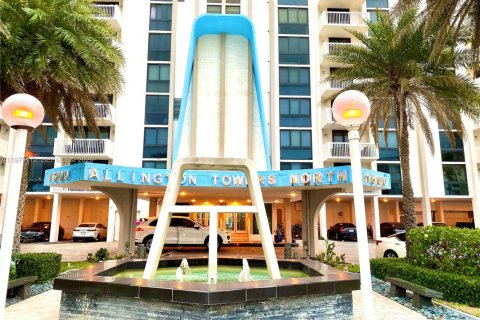 Condo in Hollywood, Florida, 2 bedrooms  № 2044738