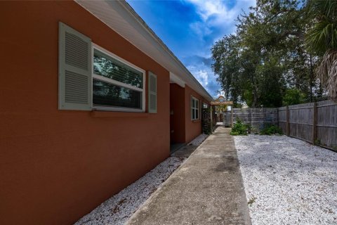 Appartement à louer à Saint Petersburg, Floride: 2 chambres, 79.62 m2 № 2329420 - photo 2
