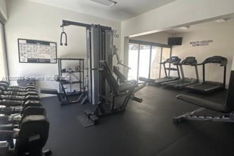 Condo in Pompano Beach, Florida, 2 bedrooms № 1933482 - photo 22