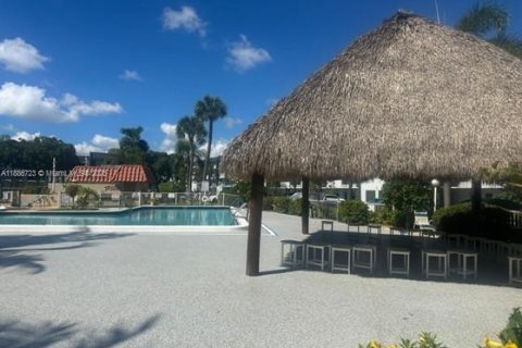 Condo in Pompano Beach, Florida, 2 bedrooms № 1933482 - photo 21