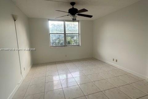 Condo in Pompano Beach, Florida, 2 bedrooms № 1933482 - photo 13