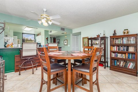 Condo in Bradenton, Florida, 2 bedrooms  № 1552526 - photo 8
