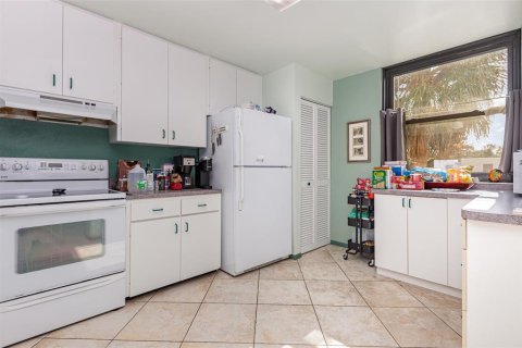 Condo in Bradenton, Florida, 2 bedrooms  № 1552526 - photo 10