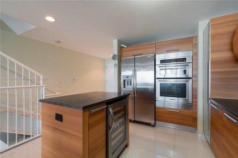 Copropriété à vendre à Aventura, Floride: 3 chambres, 196.86 m2 № 2016440 - photo 7