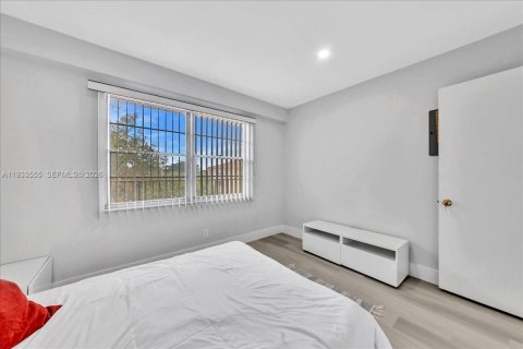 Apartamento en alquiler en Pembroke Pines, Florida, 2 dormitorios, 110.74 m2 № 1996911 - foto 15