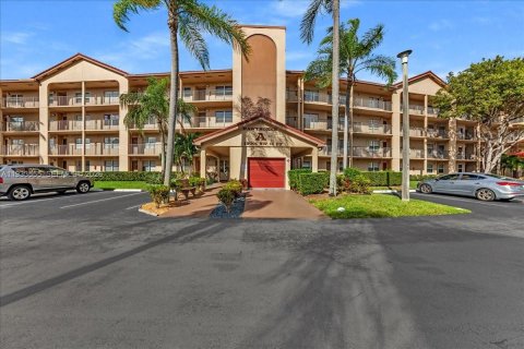 Apartamento en alquiler en Pembroke Pines, Florida, 2 dormitorios, 110.74 m2 № 1996911 - foto 2