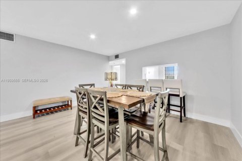 Apartamento en alquiler en Pembroke Pines, Florida, 2 dormitorios, 110.74 m2 № 1996911 - foto 20