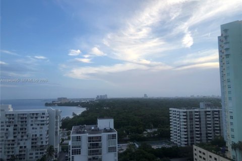 Кондоминиум с 1 спальней в Майами, Флорида № 2000499