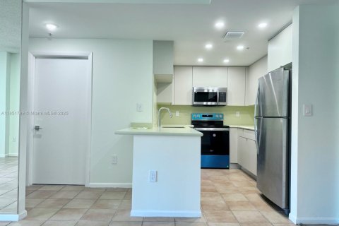 Condominio en alquiler en Miami, Florida, 2 dormitorios, 86.4 m2 № 1858683 - foto 3