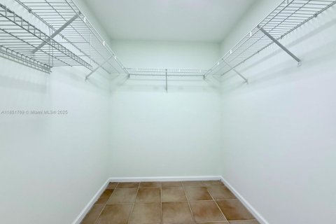 Condominio en alquiler en Miami, Florida, 2 dormitorios, 86.4 m2 № 1858683 - foto 13