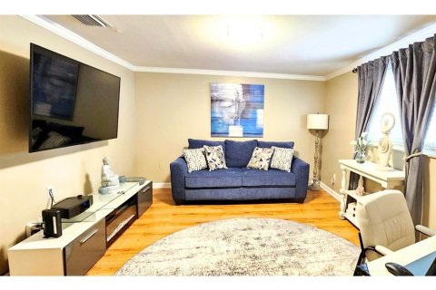 Casa en venta en Temple Terrace, Florida, 4 dormitorios, 180.6 m2 № 1900221 - foto 25