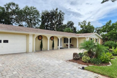 Casa en venta en Temple Terrace, Florida, 4 dormitorios, 180.6 m2 № 1900221 - foto 3